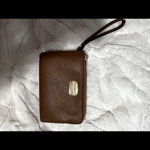 MICHAEL KORS- gold plated wristlet